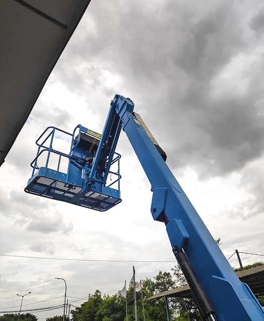 Industrial lifting platform and access equipment